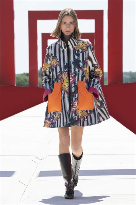 sfilata louis vuitton autunno inverno 2022|louis vuitton runway dresses.